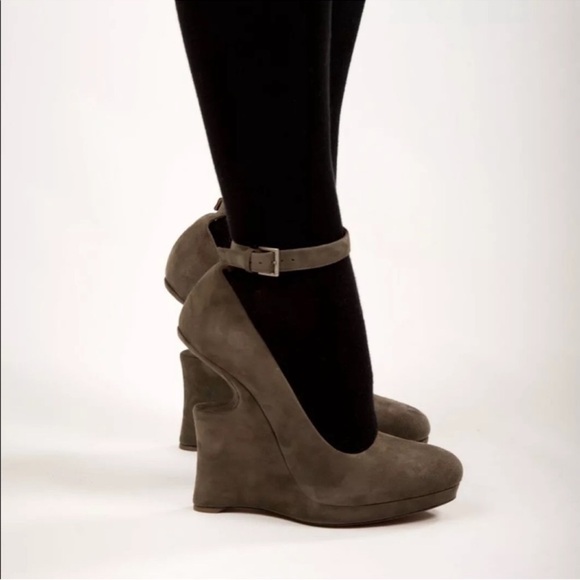 Alaia Cutout Wedges 39 Worn Once - Picture 7 of 14